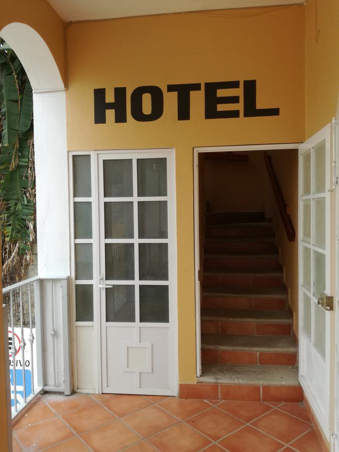 Hotel Y Plaza Jalpan Exterior photo